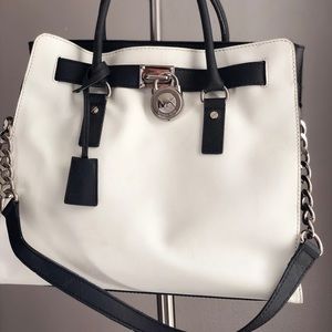 Authentic Very nice Michael kors satchel hand bag